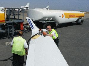 Johan is refuelling the aircraft prior to takeoff